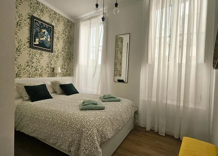 Paraiso Malecon De *