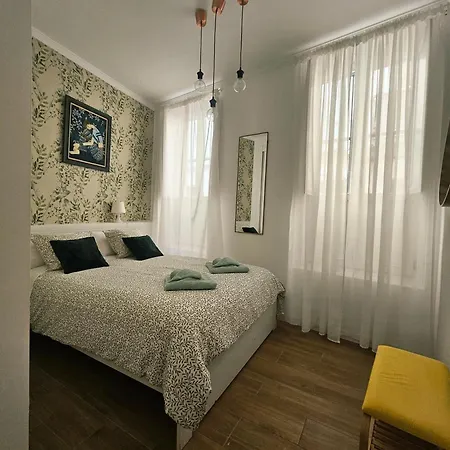 Paraiso Malecon De *